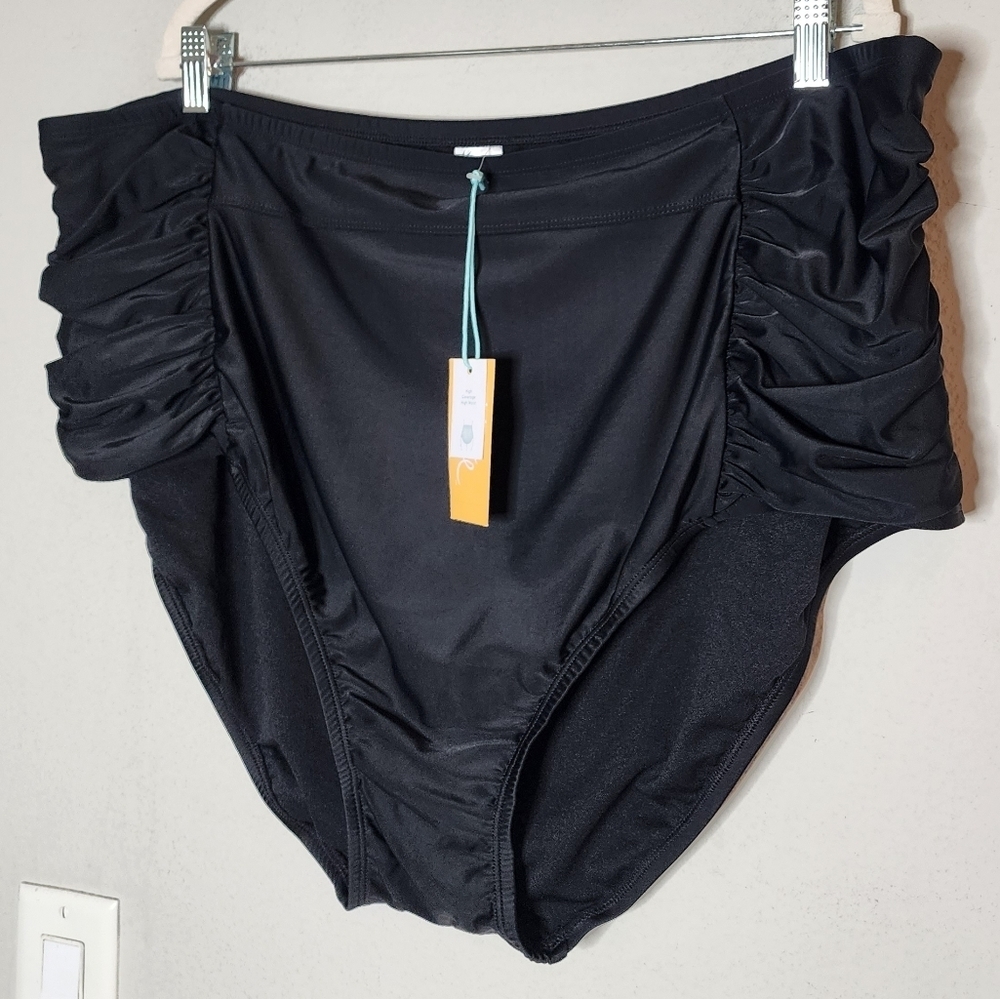 NWT Kona Sol black high waist high coverage ruched bikini bottoms. Size 3X